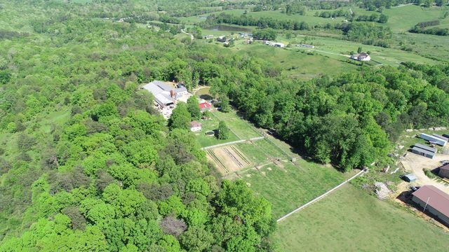 227 Callihan Road, East Bernstadt, KY 40729