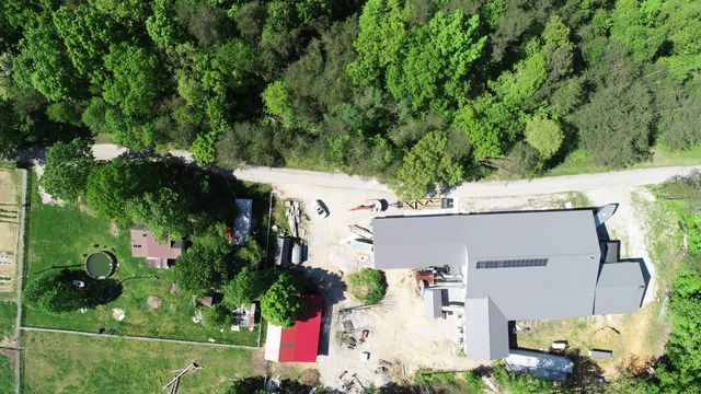 227 Callihan Road, East Bernstadt, KY 40729