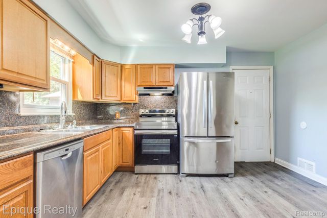11110 Davison Road, Davison Township, MI 48423
