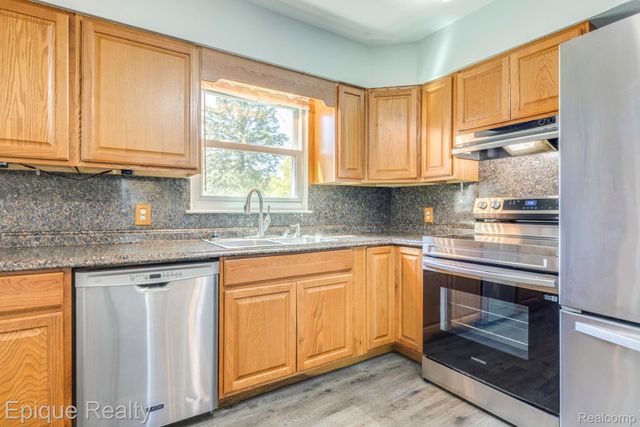 11110 Davison Road, Davison Township, MI 48423