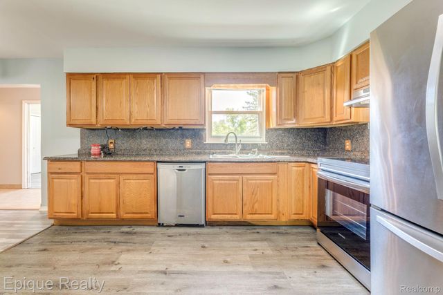 11110 Davison Road, Davison Township, MI 48423