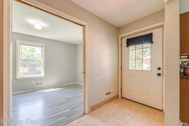 11110 Davison Road, Davison Township, MI 48423