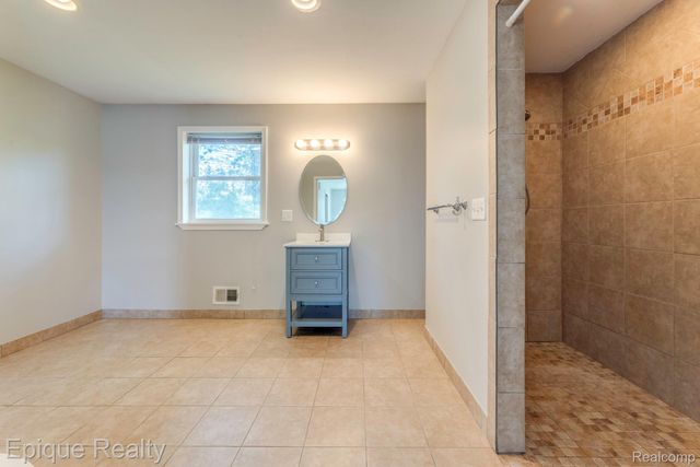 11110 Davison Road, Davison Township, MI 48423