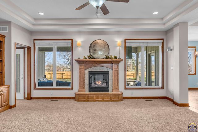 2608 SW Windermere CT, Topeka, KS 66614