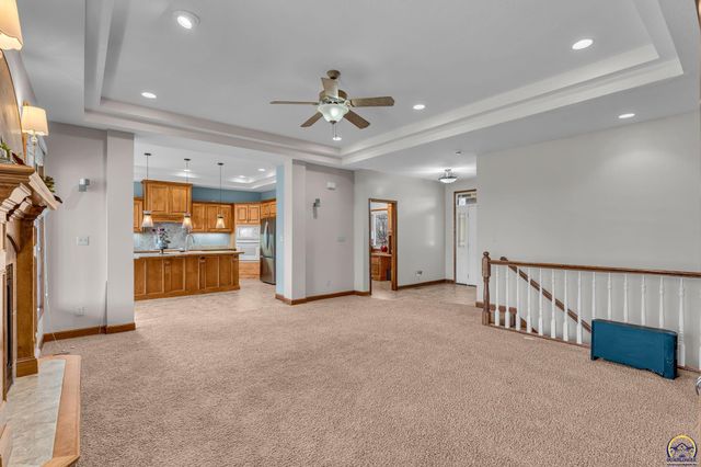 2608 SW Windermere CT, Topeka, KS 66614