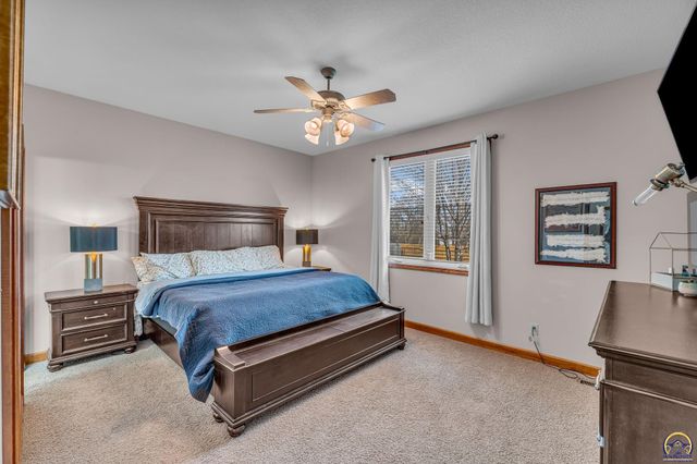 2608 SW Windermere CT, Topeka, KS 66614