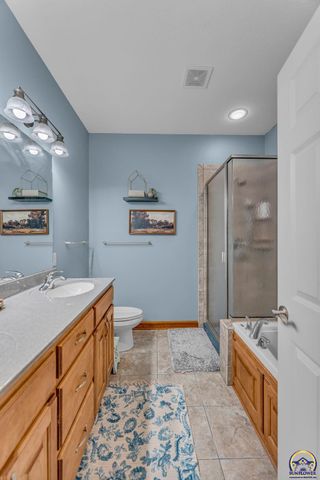 2608 SW Windermere CT, Topeka, KS 66614