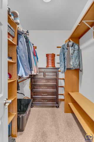 2608 SW Windermere CT, Topeka, KS 66614