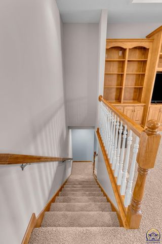 2608 SW Windermere CT, Topeka, KS 66614