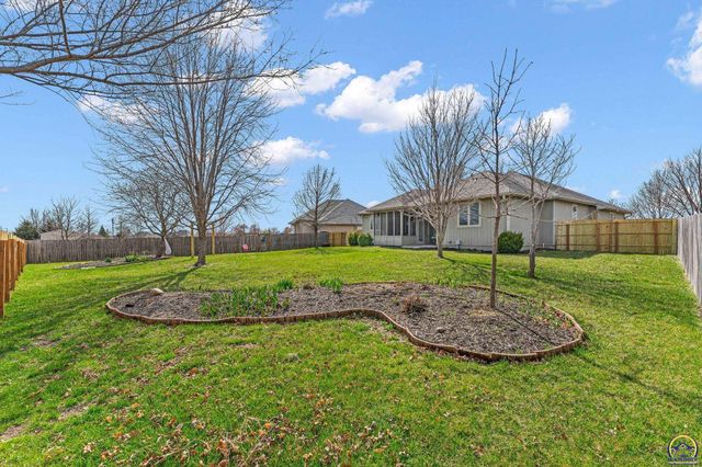 2608 SW Windermere CT, Topeka, KS 66614