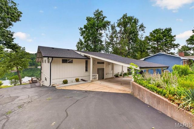 3661 S Lakeshore Drive, Byrnes Mill, MO 63051