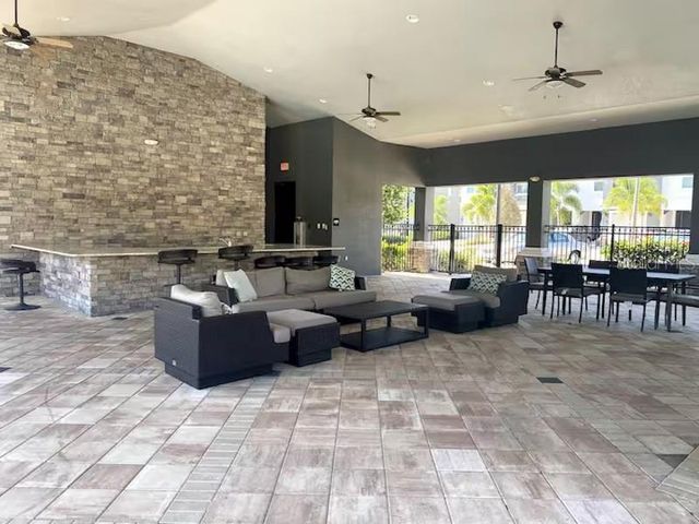 8618 PALMER PARK CIRCLE, Sarasota, FL 34238