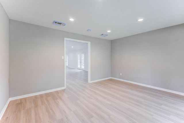 81 Oak Grove Lane, Conroe, TX 77304