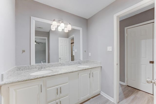 81 Oak Grove Lane, Conroe, TX 77304