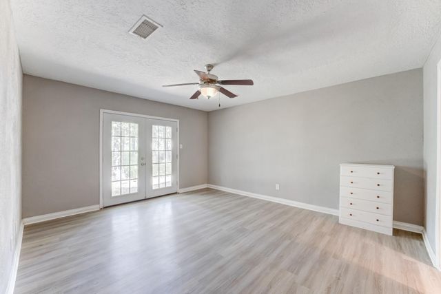 81 Oak Grove Lane, Conroe, TX 77304