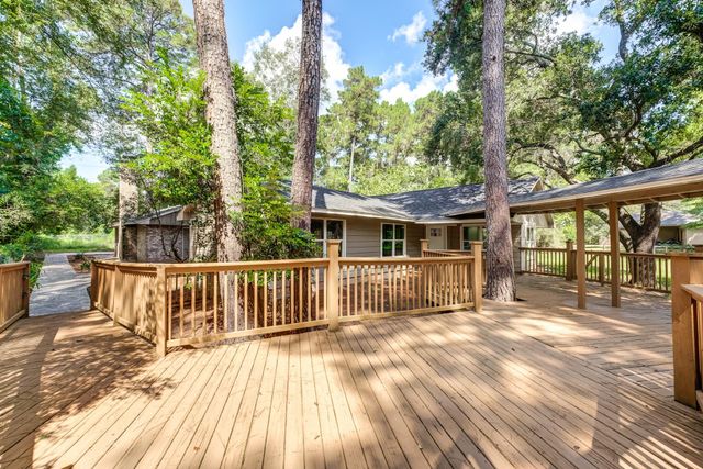 81 Oak Grove Lane, Conroe, TX 77304