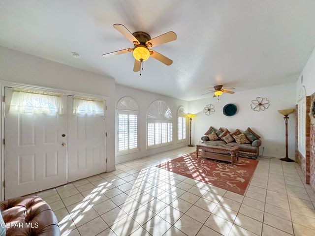 1273 SOUTHWESTERN Drive, El Paso, TX 79912