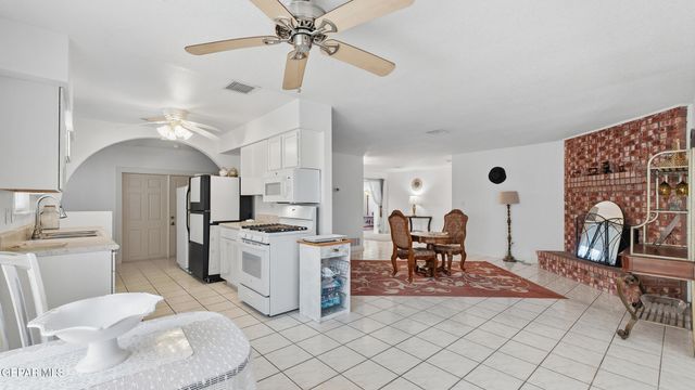 1273 SOUTHWESTERN Drive, El Paso, TX 79912