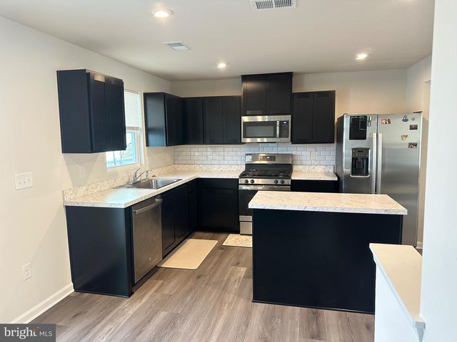 25 F FLOYD AVE, Beverly, NJ 08010