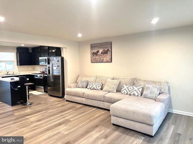 25 F FLOYD AVE, Beverly, NJ 08010