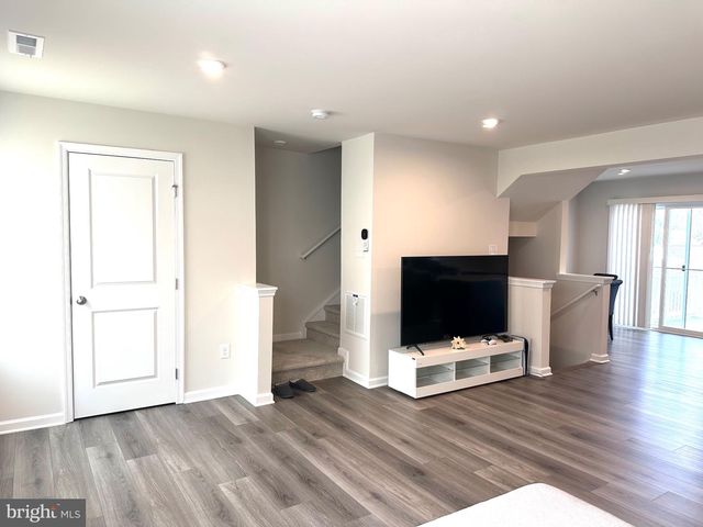 25 F FLOYD AVE, Beverly, NJ 08010