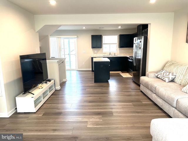 25 F FLOYD AVE, Beverly, NJ 08010