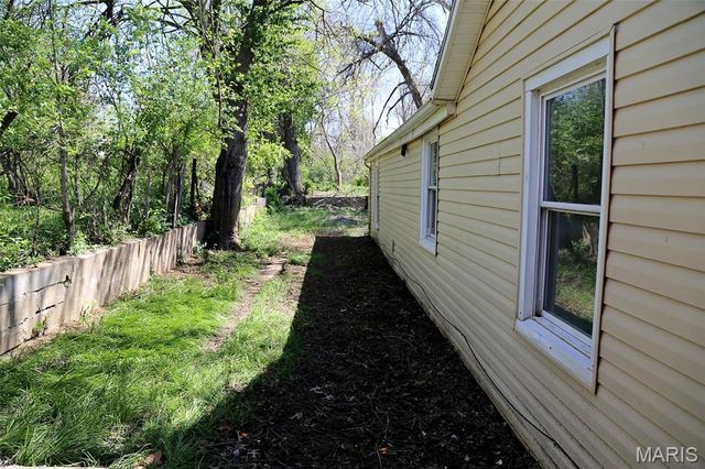 441 Bluff Drive, Riverview, MO 63137