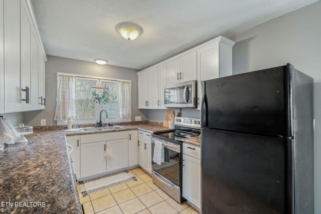 4728 Ridge Grove Rd, Knoxville, TN 37918