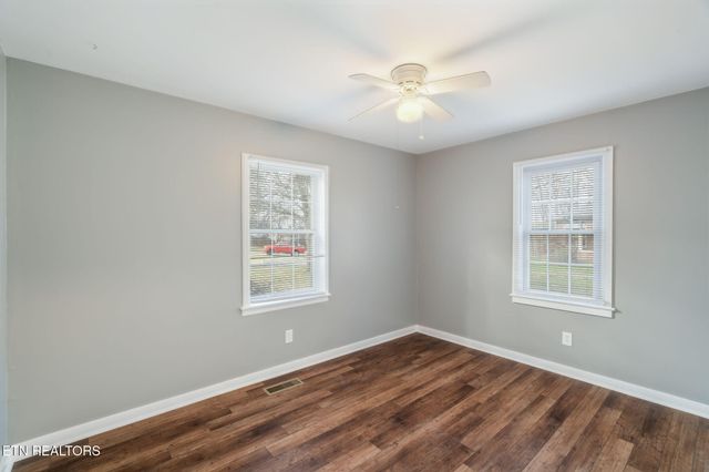 4728 Ridge Grove Rd, Knoxville, TN 37918