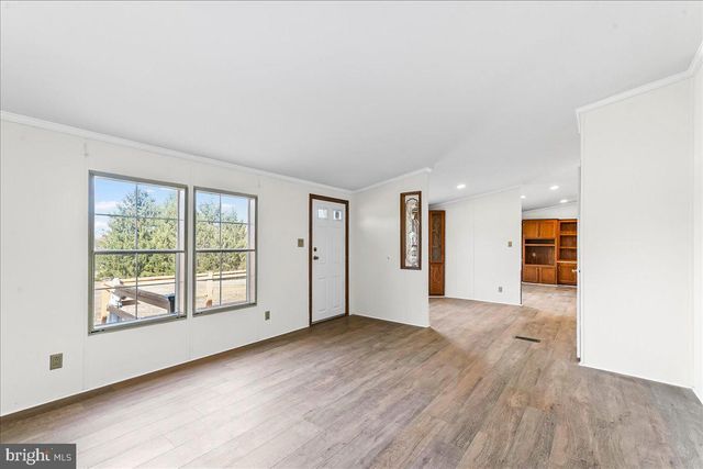 643 KING ROW RD, Oxford, PA 19363