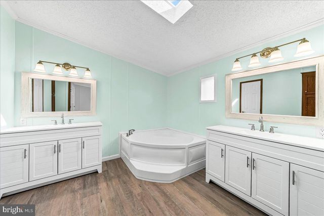 643 KING ROW RD, Oxford, PA 19363