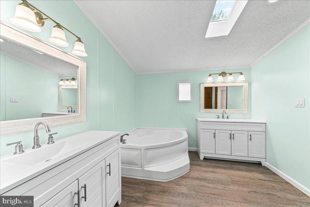 643 KING ROW RD, Oxford, PA 19363