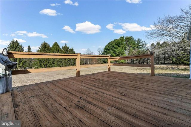 643 KING ROW RD, Oxford, PA 19363