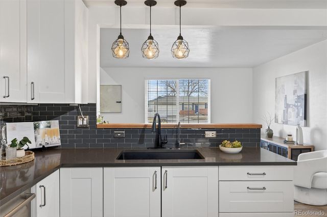 1531 S Queen Street, Denver, CO 80232