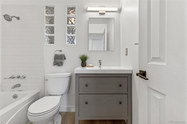 1531 S Queen Street, Denver, CO 80232