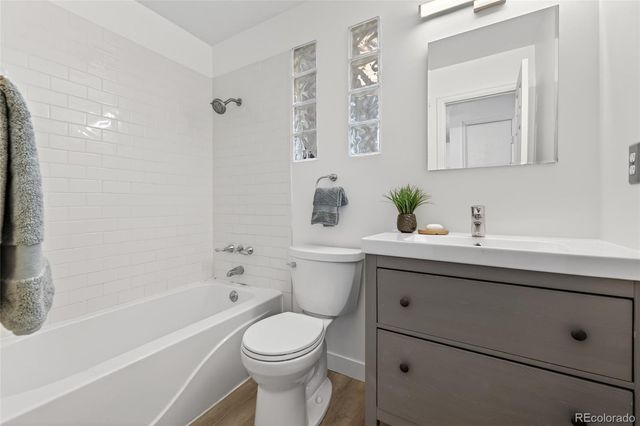 1531 S Queen Street, Denver, CO 80232