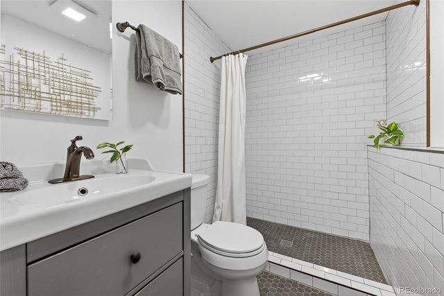 1531 S Queen Street, Denver, CO 80232