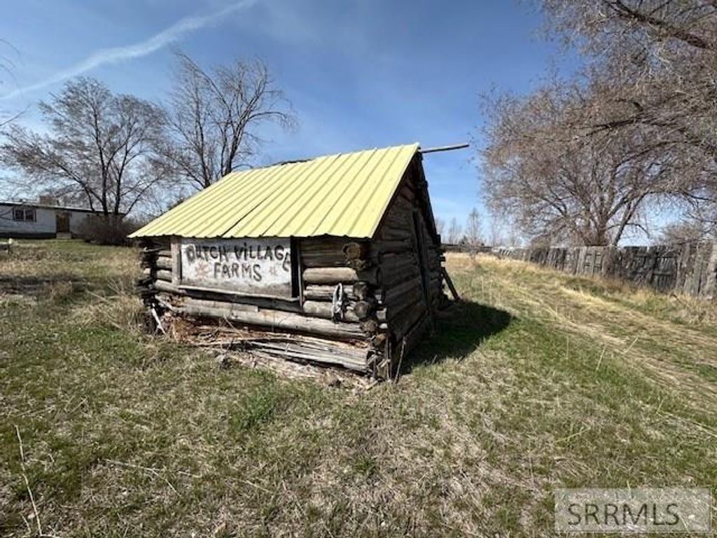 Image 4 of property listing at 119 N 4400 E, Rigby, ID 83442
