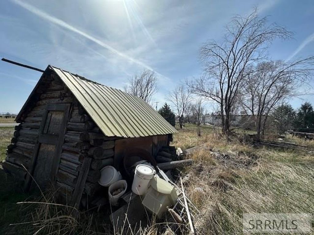 Image 8 of property listing at 119 N 4400 E, Rigby, ID 83442