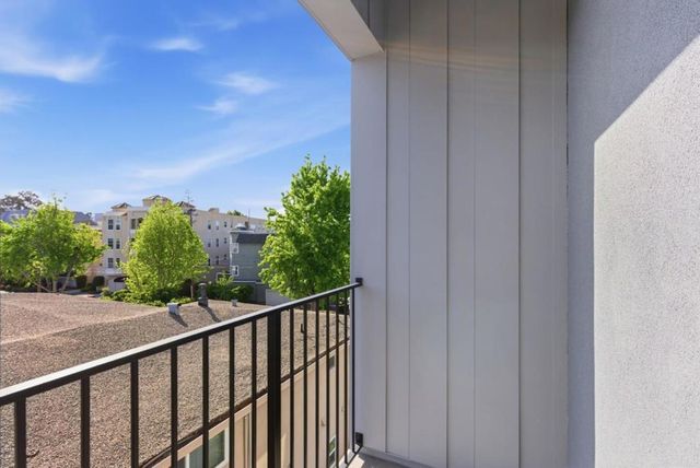1433 Floribunda Avenue 3, Burlingame, CA 94010