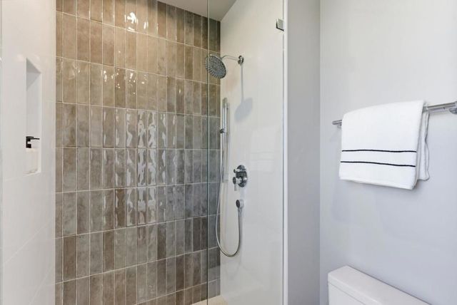 1433 Floribunda Avenue 3, Burlingame, CA 94010