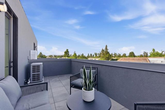 1433 Floribunda Avenue 3, Burlingame, CA 94010