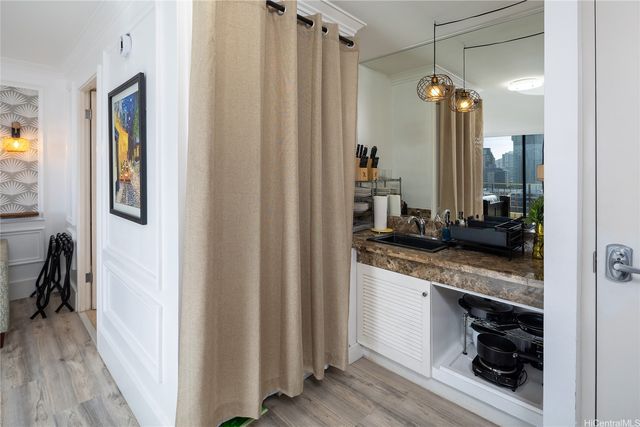 440 Olohana Street 1703, Honolulu, HI 96815