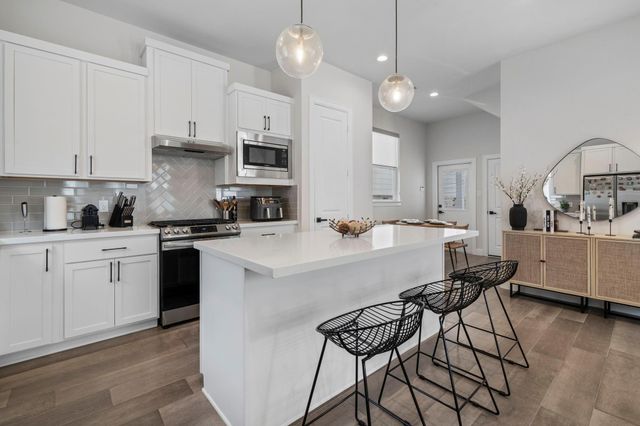 9555 Neuens Road A, Houston, TX 77080