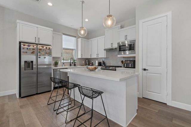 9555 Neuens Road A, Houston, TX 77080