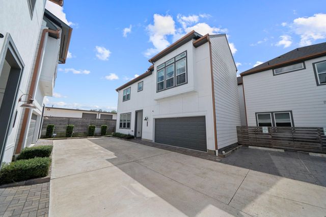 9555 Neuens Road A, Houston, TX 77080