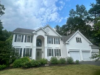 10 Debra Drive, Essex, VT 05452