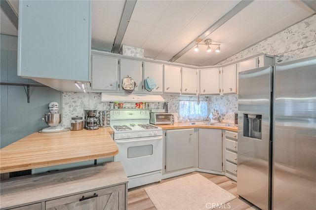 675 W Oakland Avenue G-4, Hemet, CA 92543