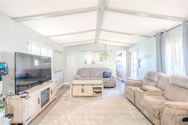 675 W Oakland Avenue G-4, Hemet, CA 92543
