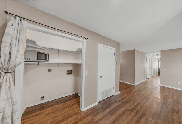 806 SW Tater Black Road, Bentonville, AR 72712